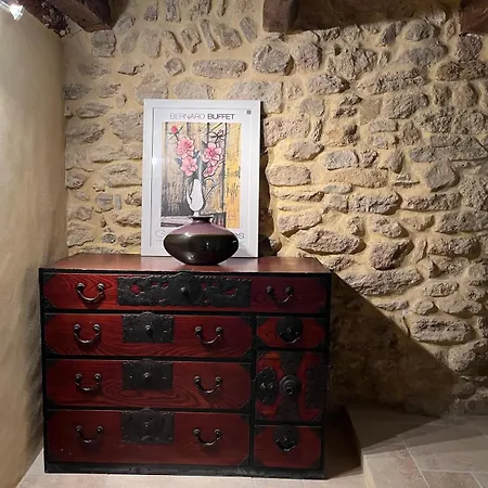 Maison De Clotilde